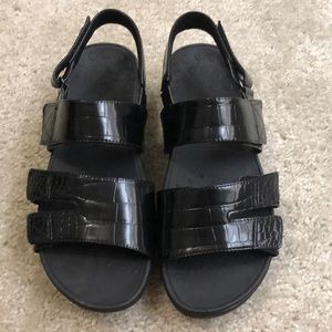 Black Vionic Sandals Womens Size 10
